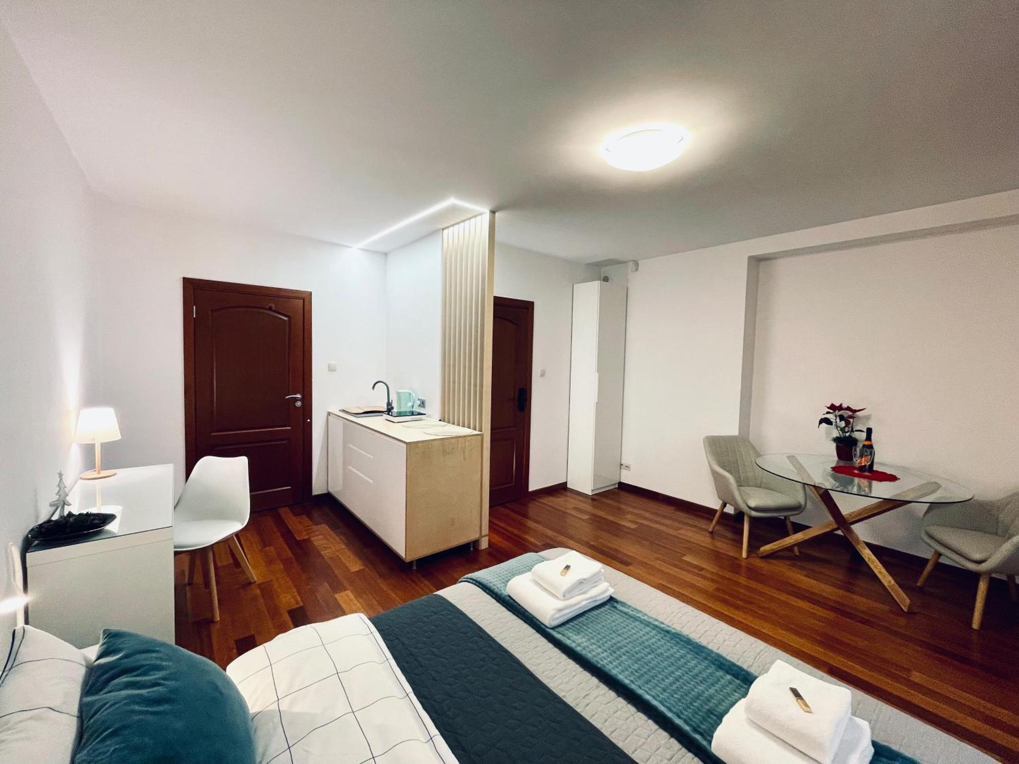 Beautiful In Mokotow Near Krolikarnia Park 2 Apartment
